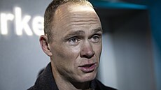 Chris Froome, �ty�násobný vít�z Tour De France, hovo�í v Praze s noviná�i.