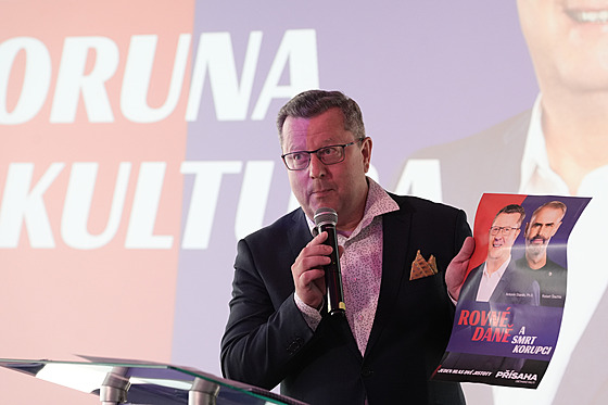 Jednika hnutí Písaha v Olomouckém kraji Antonín Stank na pedstavení...