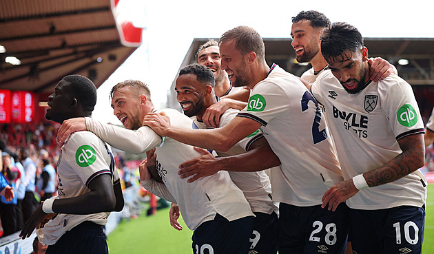 ONLINE: Další prohra City, West Ham zabral proti Nottinghamu. Liverpool čeká Arsenal