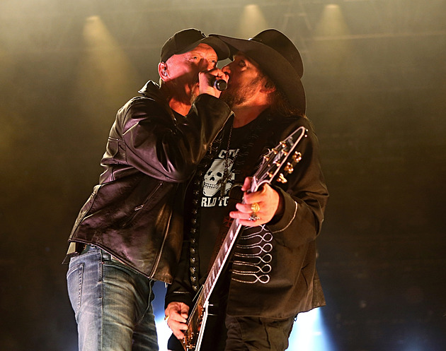 Jeho tahali za rukáv, jí dali loktem. Viktor Dyk s manželkou o životě rockové hvězdy