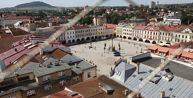 Vzhůru na věž. Nový Jičín otevřel unikátní vyhlídku, stěhovali i zvony