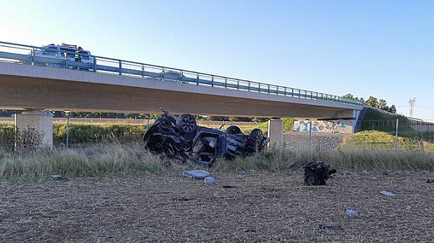 Na eskobudjovicku zemela mlad idika. Zejm jela rychle a najela na svodidla. (31. srpna 2025)