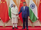 Premiér Indie Naréndra Módí a prezident íny Si in-pching na summitu v ínském...