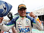 Isack Hadjar slaví tetí místo ve Velké cen Nizozemska F1.