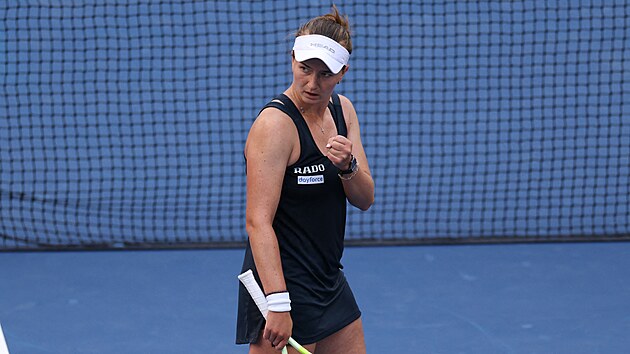 Barbora Krej��kov� slav� zisk tiebreaku v osmifin�le US Open.