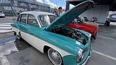 Stovky nablýskaných veterán� se sjely do Prahy na akci Classic Drive