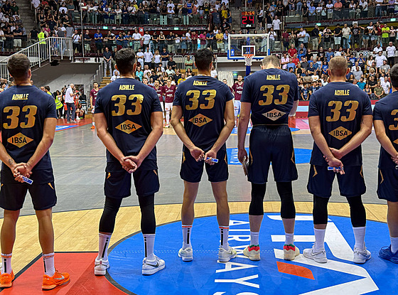 Ital�tí basketbalisté nastoupili k p�ípravnému duelu p�ed ME s Loty�skem v...