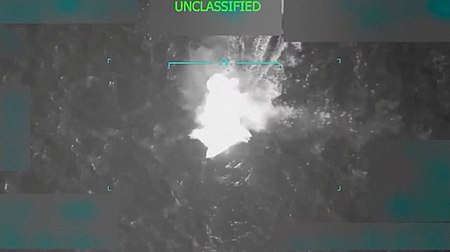 USA udeřily na další loď v Karibiku. Narkoteroristy budeme zabíjet, vzkázal Hegseth