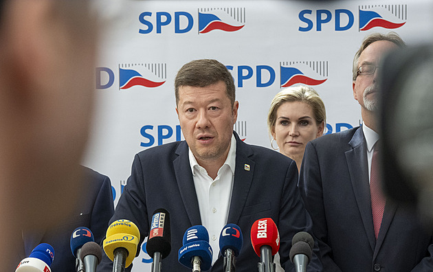 SPD sleduje volby z luxusního hotelu v Praze, Fiala chce dvoukoalici s ANO