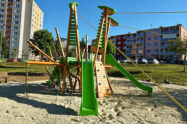 Dřevo na dětských hřištích: bezpečné, krásné a blízké přírodě