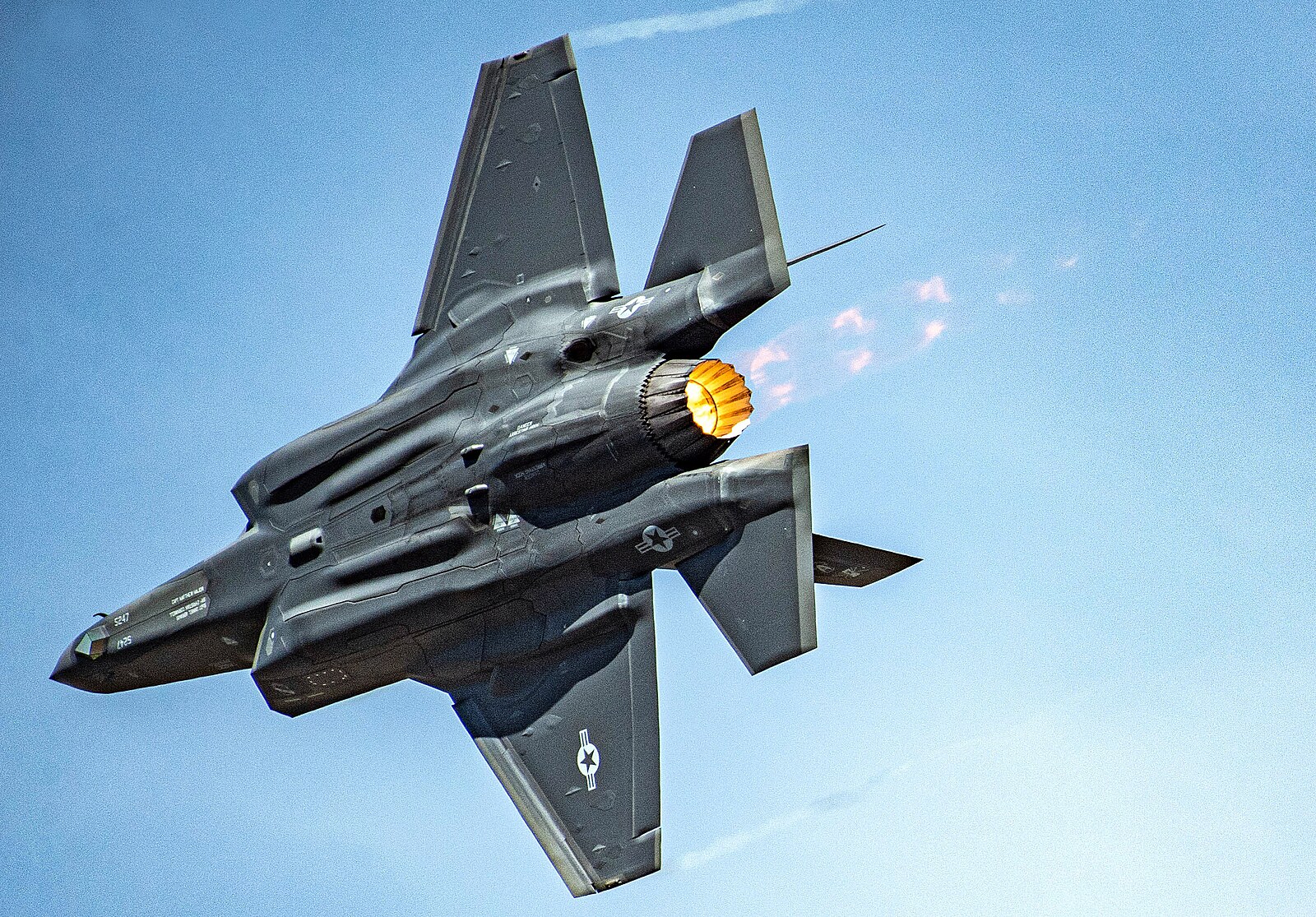 Sestřelili jsme americký letoun F-35, pilot zřejmě nepřežil, tvrdí Írán