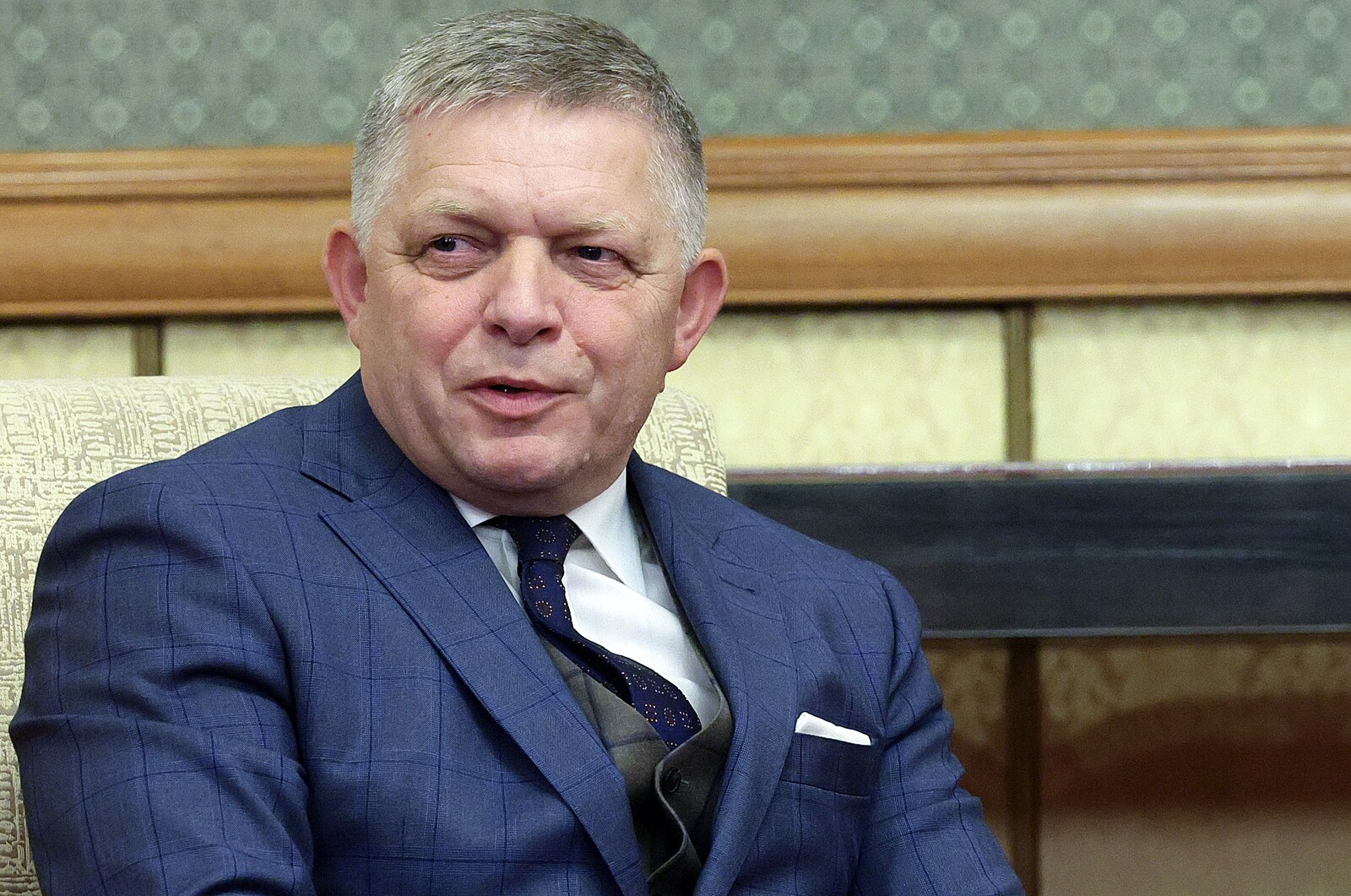 Zrádce, jak chutná Putinův ko..., vítaly Fica nápisy u školy. Debatu se studenty zrušil