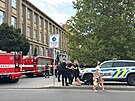 Prask policie zasahuje u nahlen vbuniny v budov Vysok koly...