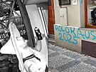 idovsk obchod v Praze pokryly ton npisy, sprejera zachytila kamera