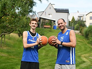 D��ín, 21.8. 2025, Jakub Hou�ka, legenda basketbalového D��ína a jeho syn Marek...