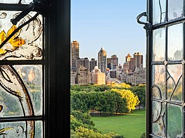 Tím se stal majitelem celého patra budovy s výhledem na Central Park.