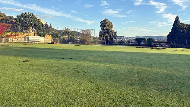 Fotbalistm SK Jundrov rozryli divoci hit. Mustvu z brnnsk mstsk sti zpsobili kodu za statisce korun. (5. z 2025)