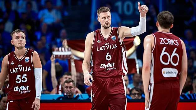 Arturs �agars, Kristaps Porzingis a Kristers Zoriks na EuroBasketu 2025.