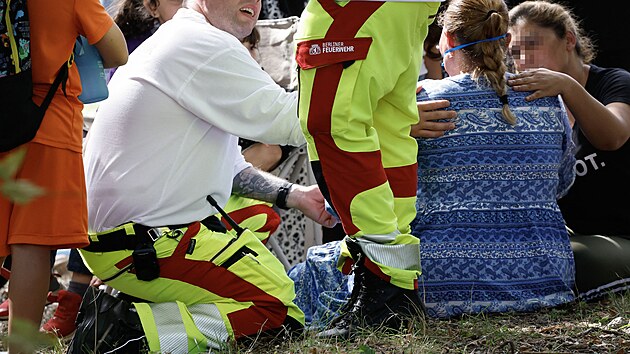 Z�chran��i zasahuj� v berl�nsk� �tvrti Wedding pot�, co tam najelo auto do lid�. (4. z��� 2025)