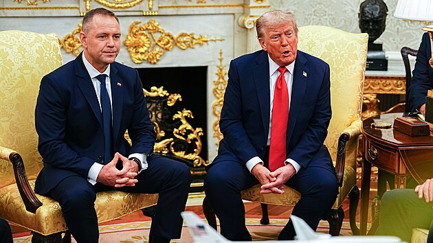 Americký prezident Donald Trump jednal v Oválné pracovn� s polským prezidentem...