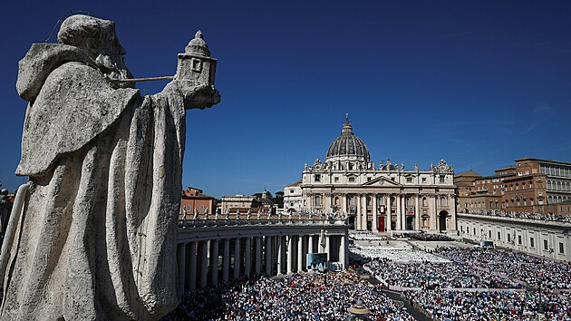 Pape Lev XIV. prohlsil za svatho Itala Carla Acutise, kter zemel v roce 2006 v 15 letech na leukmii. (7. z 2025)