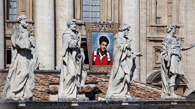 Pape Lev XIV. prohlsil za svatho Itala Carla Acutise, kter zemel v roce 2006 v 15 letech na leukmii. (7. z 2025)