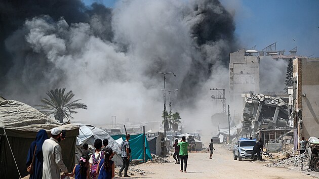 Izrael zas�hl budovu v palestinsk�m m�st� Gaza. (5. z��� 2025)
