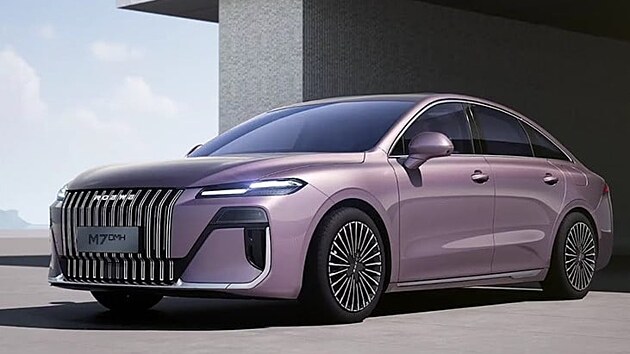 Jedn� se o p�epracovanou verzi modelu Roewe D7, kter� se vyr�b� od roku 2023. Na od z�kladu navr�en� produk�n� auto od Jozefa Kaban� si tak je�t� mus�me po�kat.