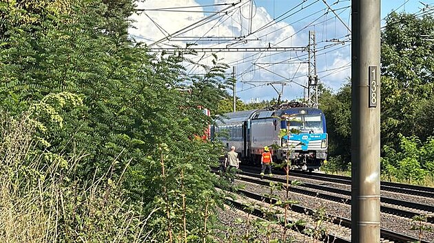 Srážky vlaků s člověkem brzdí železnici. Stojí koridor u Pardubic i trať z Prahy na sever