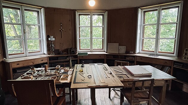 �esk� prezident Petr Pavel si p�i n�v�t�v� Slovinska prohl�dl d�m Josipa Ple�nika. Z objektu, kde slavn� architekt �il a pracoval, je dnes muzeum, kter� uchov�v� jeho n�bytek, modely i kresby. (1. z��� 2025)