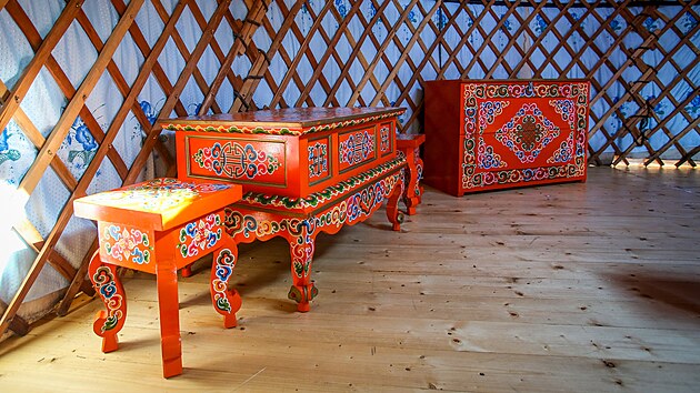 Buddhistick jurta je v Teboni pod bvalou vodrenskou v. (3. z 2025)