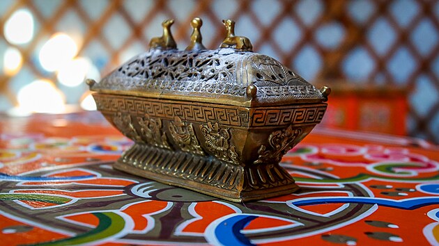 Buddhistick jurta je v Teboni pod bvalou vodrenskou v. . (3. z 2025)