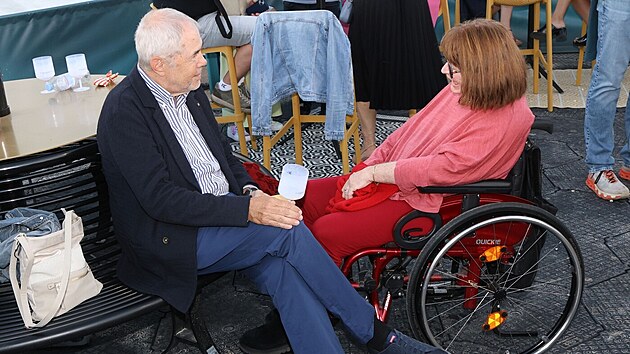 Marek Eben s man�elkou Mark�tou Fi�erovou (premi�ra p�edstaven� Kurious od novocirkusov�ho uskupen� Cirque du Soleil (Praha, 4. z��� 2025)