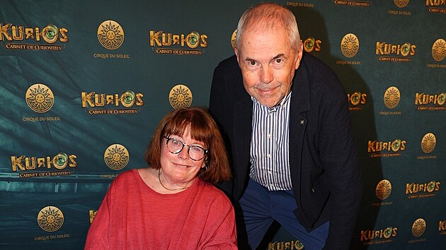 Marek Eben s man�elkou Mark�tou Fi�erovou (premi�ra p�edstaven� Kurious od novocirkusov�ho uskupen� Cirque du Soleil (Praha, 4. z��� 2025)