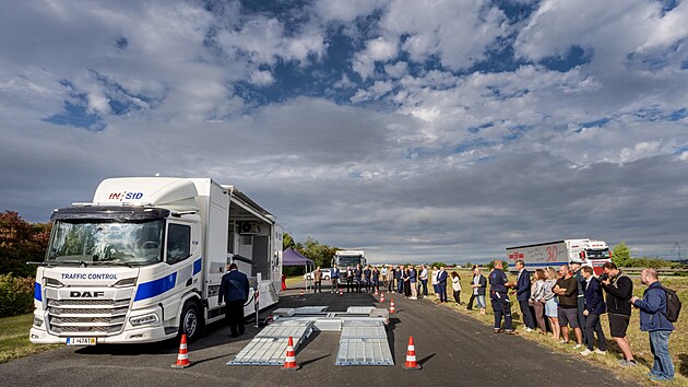 Prvn� ze dvou jednotek mobiln�ch STK byla p�edstavena v p�tek 5. z���.