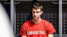 Richard Bálint p�ed zápasem s Loty�skem na EuroBasketu.