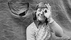 Martina Navratilová pózuje po tiskové konferenci 8. záí 1975 v New Yorku.