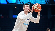 Vít Krej�í p�ed zápasem se Srbskem na EuroBasketu.
