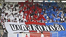 �e�tí fanou�ci b�hem utkání proti Skotsku v kvalifikaci o ME hrá�� do 21 let.