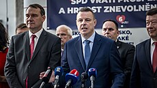 Lídr moravskoslezské kandidátky SPD, PRO, Trikolóry a Svobodných Jind�ich Rajchl.