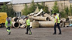 Likvidace nelegální skládky v T�chanov� u Ji�íkova na Bruntálsku za�ala. (9....