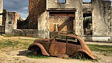 Touha poznat odvrácenou tvá� historie anebo jen morbidní záliba, nutkavá touha...