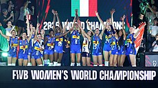 Italské volejbalistky slaví triumf ve finále mistrovství svta.