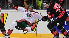 David N�me�ek posílá k zemi Maxe Westergörda z Frölundy.