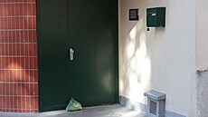 Meita v Paíi, ped kterou byla nalezena praseí hlava. (9. záí 2025)