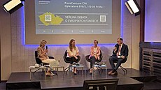 PressCentrum �TK v Praze, 26. srpna 2025: zleva moderátorka Libu�e Bautzová,...