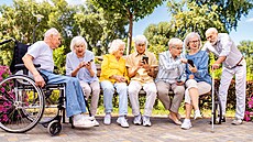 Za seniory povaujeme v eské republice obyvatele ve vku 65 a více let.