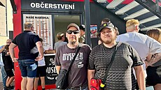 Fotbaloví fanouci na ikov stáli tentokrát frontu na klobásu a pivo marn.
