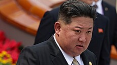 �ínská vojenská p�ehlídka v Pekingu. Detail na severokorejského v�dce Kim...