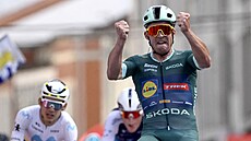 Mads Pedersen slaví vít�zství v 15. etap� Vuelty.